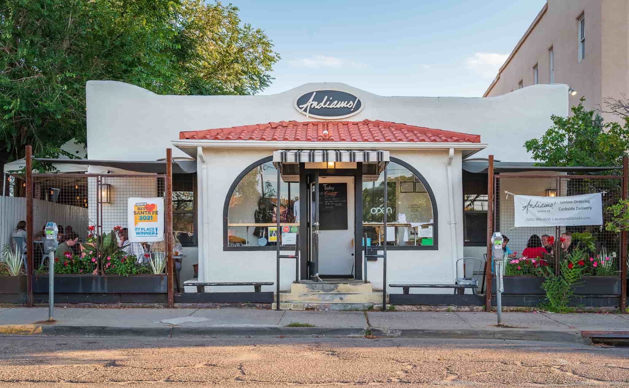 Santa Fe restaurant serving local customers